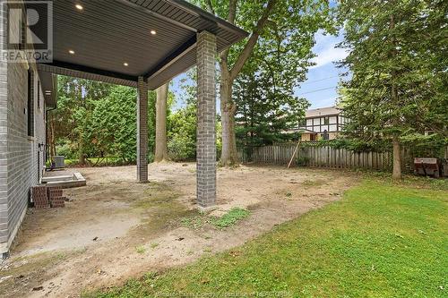 866 Maple Avenue, Lasalle, ON - Outdoor