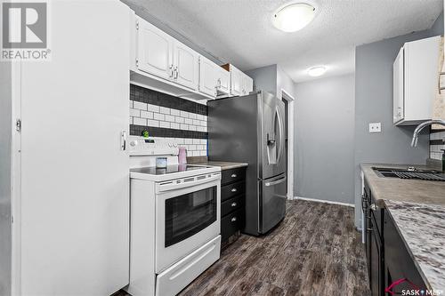 1223 Athabasca Street W, Moose Jaw, SK - Indoor Photo Showing Kitchen