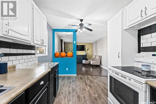 1223 Athabasca Street W, Moose Jaw, SK - Indoor Photo Showing Kitchen