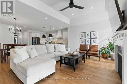 114 Aspen Circle, Thames Centre (Thorndale), ON - Indoor Photo Showing Living Room