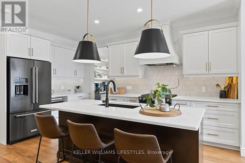 114 Aspen Circle, Thames Centre (Thorndale), ON - Indoor Photo Showing Kitchen With Upgraded Kitchen