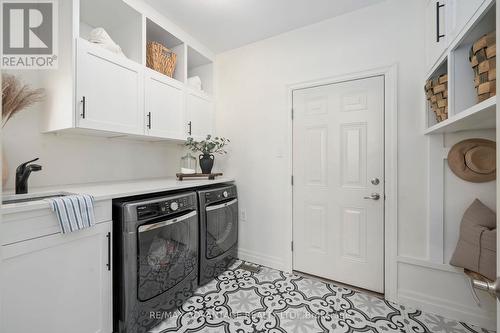 2361 Brayford Crescent, London, ON - Indoor Photo Showing Laundry Room