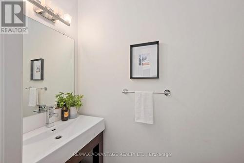 2361 Brayford Crescent, London, ON - Indoor Photo Showing Bathroom