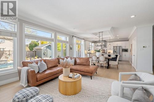 2361 Brayford Crescent, London, ON - Indoor Photo Showing Living Room