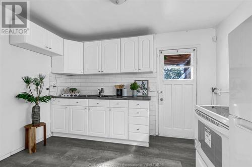 753 Eugenie, Windsor, ON - Indoor Photo Showing Kitchen