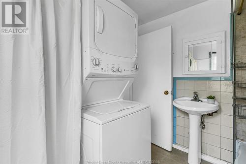 753 Eugenie, Windsor, ON - Indoor Photo Showing Laundry Room