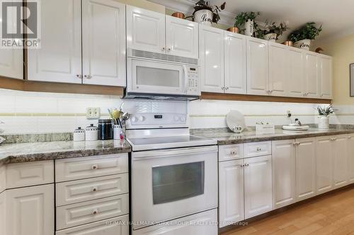 2905 - 65 Skymark Drive, Toronto, ON - Indoor Photo Showing Kitchen