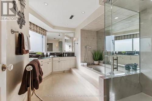 2905 - 65 Skymark Drive, Toronto, ON - Indoor Photo Showing Bathroom