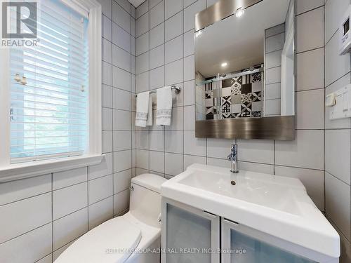 7 York Downs Drive, Toronto, ON - Indoor Photo Showing Bathroom