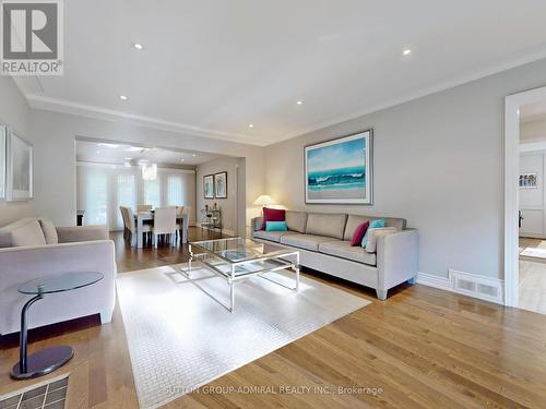 7 York Downs Drive, Toronto, ON - Indoor Photo Showing Living Room