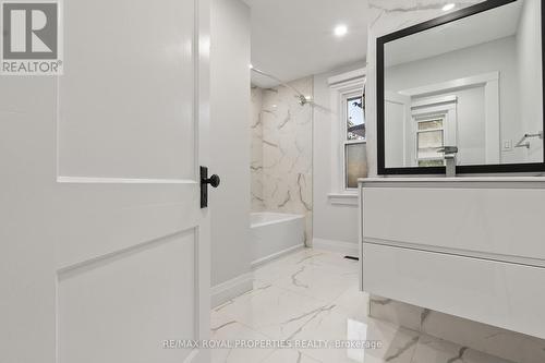 624 Marksbury Road, Pickering, ON - Indoor Photo Showing Bathroom