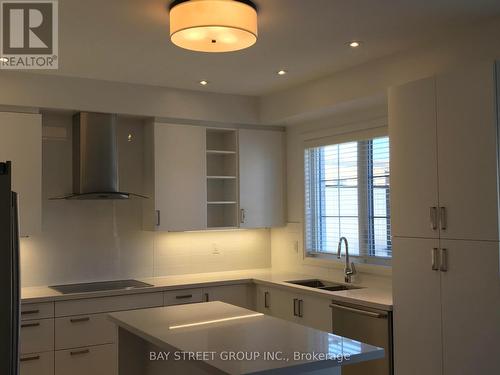 63 Village Parkway, Markham, ON - Indoor Photo Showing Kitchen With Double Sink