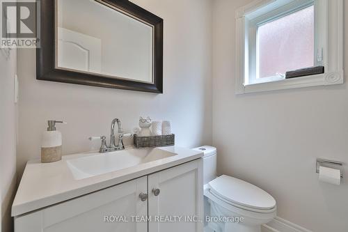 122 Sweet Water Crescent, Richmond Hill, ON - Indoor Photo Showing Bathroom