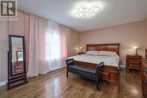 122 Sweet Water Crescent, Richmond Hill, ON - Indoor Photo Showing Bedroom