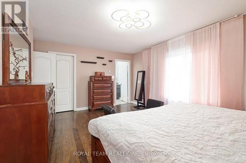 122 Sweet Water Crescent, Richmond Hill, ON - Indoor Photo Showing Bedroom