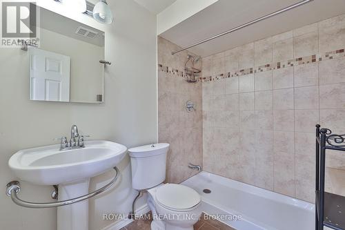 122 Sweet Water Crescent, Richmond Hill, ON - Indoor Photo Showing Bathroom