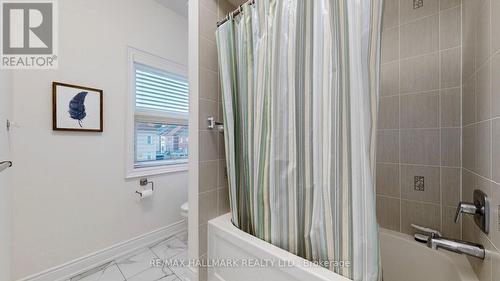 5 Wellman Drive, Richmond Hill, ON - Indoor Photo Showing Bathroom