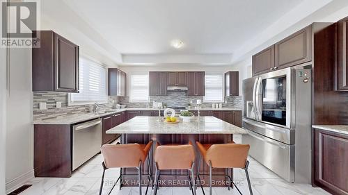 5 Wellman Drive, Richmond Hill, ON - Indoor Photo Showing Kitchen With Stainless Steel Kitchen With Upgraded Kitchen