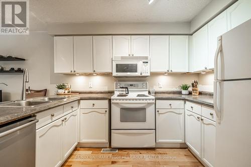 103 Browning Trail, Barrie, ON - Indoor Photo Showing Kitchen With Double Sink