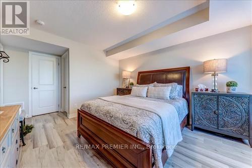 64 Appletree Lane, Barrie, ON - Indoor Photo Showing Bedroom