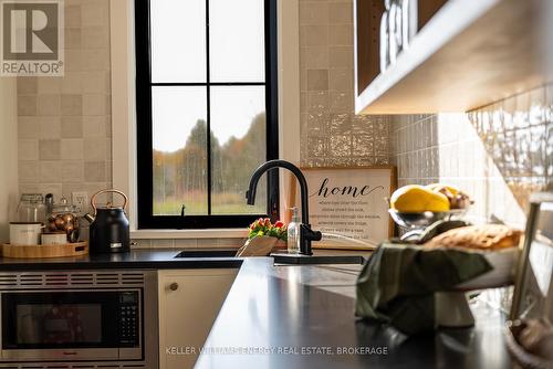 551 Shannon Road, Prince Edward County (Hallowell), ON - Indoor Photo Showing Kitchen