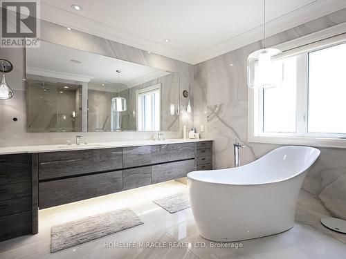 282 Tudor Avenue, Oakville, ON - Indoor Photo Showing Bathroom