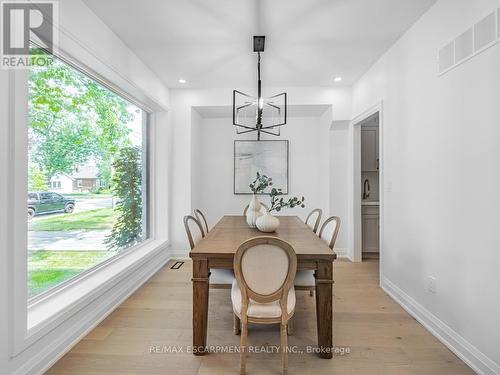 974 North Shore Boulevard W, Burlington, ON - Indoor Photo Showing Dining Room