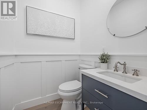 974 North Shore Boulevard W, Burlington, ON - Indoor Photo Showing Bathroom