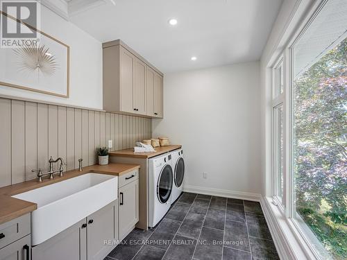 974 North Shore Boulevard W, Burlington, ON - Indoor Photo Showing Laundry Room