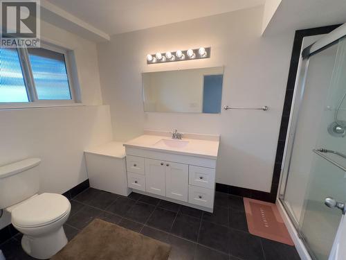 5003 Smith Road, 108 Mile Ranch, BC - Indoor Photo Showing Bathroom