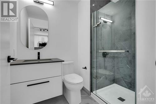 560 Rideau Street Unit#905, Ottawa, ON - Indoor Photo Showing Bathroom