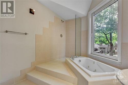 1598 Abbey Road, Alta Vista And Area (3602 - Riverview Park), ON - Indoor Photo Showing Bathroom