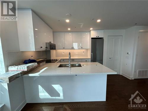 180 George Street Unit#1308, Ottawa, ON - Indoor Photo Showing Kitchen