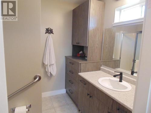 4200 Grandview Drive Unit# 202, Castlegar, BC - Indoor Photo Showing Bathroom