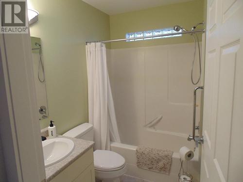 4200 Grandview Drive Unit# 202, Castlegar, BC - Indoor Photo Showing Bathroom