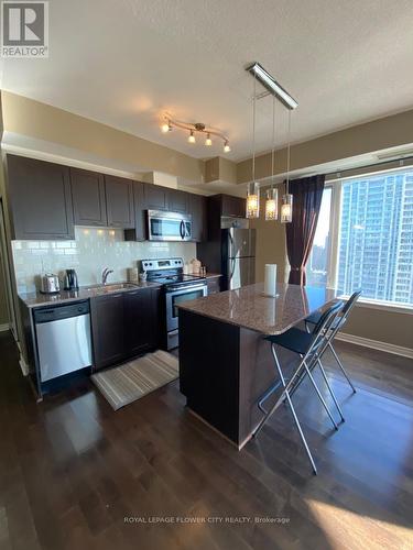 2108 - 385 Prince Of Wales Drive, Mississauga, ON - Indoor Photo Showing Kitchen