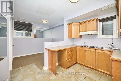 36 Natalie Court, Thorold, ON - Indoor Photo Showing Kitchen With Double Sink