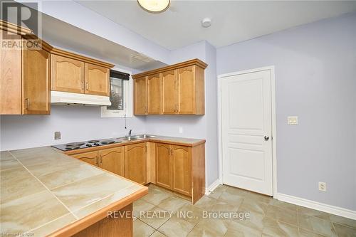 36 Natalie Court, Thorold, ON - Indoor Photo Showing Kitchen With Double Sink