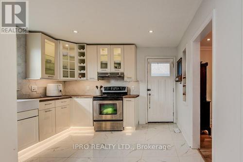 30 Elgin Street N, Cambridge, ON - Indoor Photo Showing Kitchen