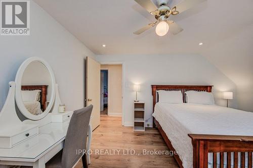 30 Elgin Street N, Cambridge, ON - Indoor Photo Showing Bedroom