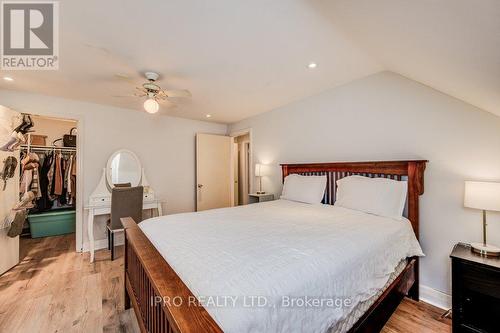 30 Elgin Street N, Cambridge, ON - Indoor Photo Showing Bedroom