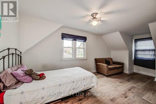 30 Elgin Street N, Cambridge, ON - Indoor Photo Showing Bedroom