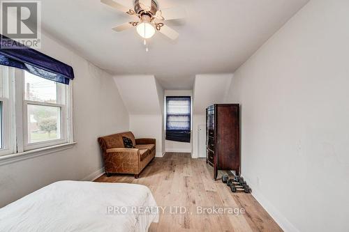 30 Elgin Street N, Cambridge, ON - Indoor Photo Showing Bedroom