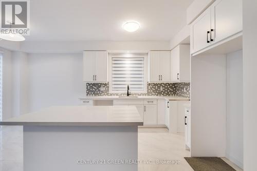 14 Holder Drive, Brantford, ON - Indoor Photo Showing Kitchen