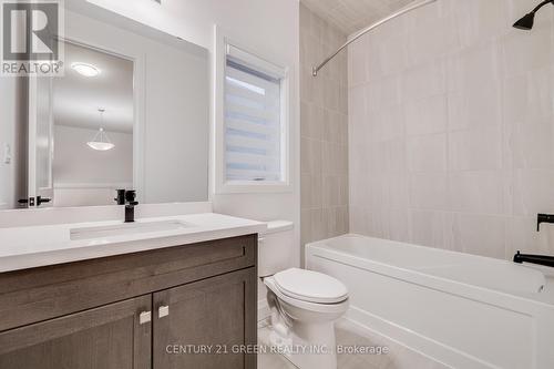 14 Holder Drive, Brantford, ON - Indoor Photo Showing Bathroom