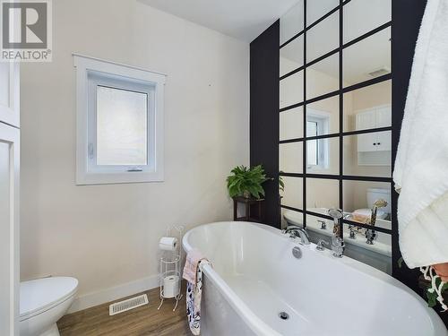 1020 Bullmoose Way, Osoyoos, BC - Indoor Photo Showing Bathroom