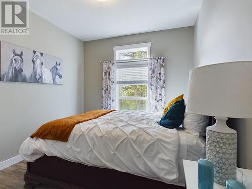 1020 Bullmoose Way, Osoyoos, BC - Indoor Photo Showing Bedroom