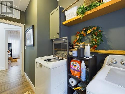 1020 Bullmoose Way, Osoyoos, BC - Indoor Photo Showing Laundry Room