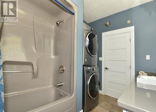 2592 Alpen Paradies Road Unit# #9, Blind Bay, BC - Indoor Photo Showing Laundry Room