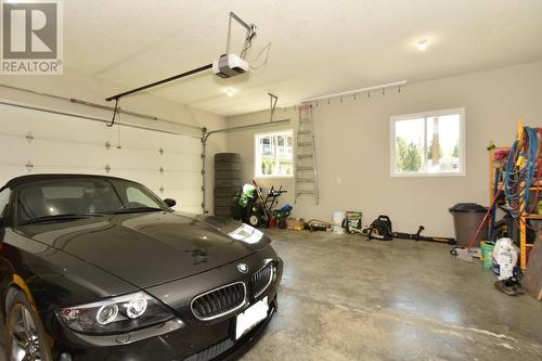 2592 Alpen Paradies Road Unit# #9, Blind Bay, BC - Indoor Photo Showing Garage